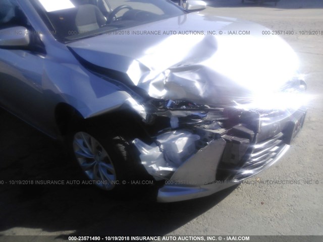 4T4BF1FK2FR452041 - 2015 TOYOTA CAMRY LE/XLE/SE/XSE 灰色 照片 6