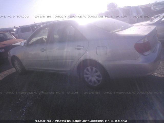 4T1BE32KX6U731378 - 2006 TOYOTA CAMRY LE/XLE/SE Gümüş foto 3