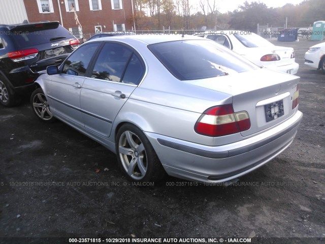 WBAAM5333XFR02805 - 1999 BMW 328 I AUTOMATIC فضي صورة 3