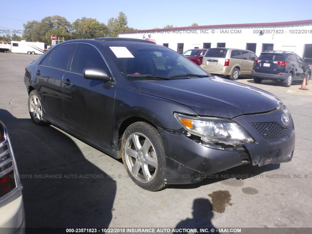 4T1BF3EK7AU058440 - 2010 TOYOTA CAMRY SE/LE/XLE GRAY photo 1