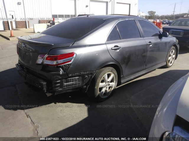 4T1BF3EK7AU058440 - 2010 TOYOTA CAMRY SE/LE/XLE GRAY photo 4