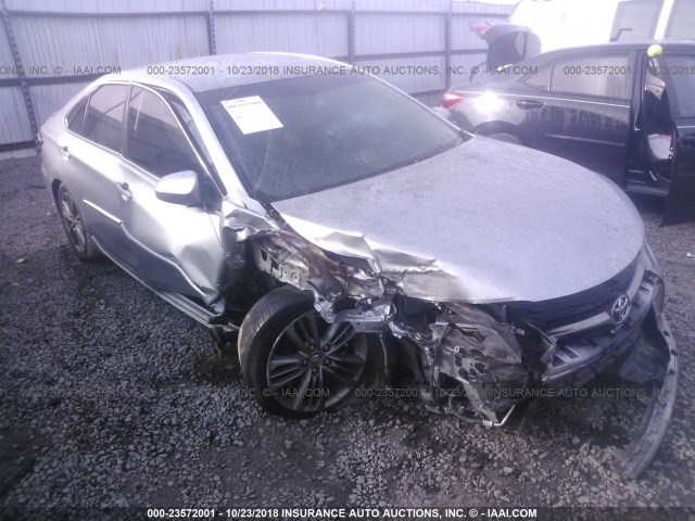 4T1BF1FK4FU941146 - 2015 TOYOTA CAMRY LE/XLE/SE/XSE SILVER photo 1