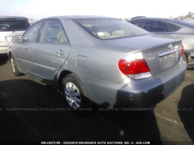 4T1BE32K95U616382 - 2005 TOYOTA CAMRY LE/XLE/SE SILVER photo 3