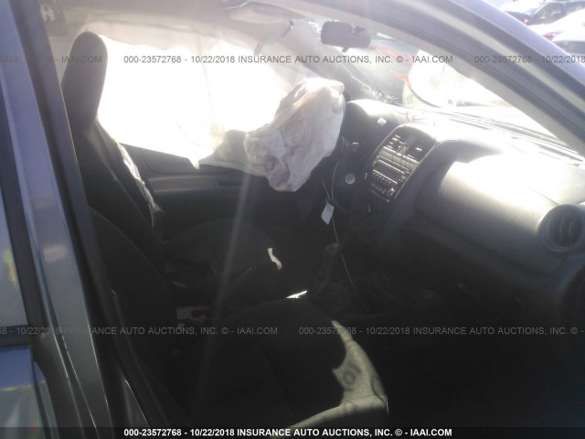 3N1CN7AP4HL849892 - 2017 NISSAN VERSA S/S PLUS/SV/SL GRAY photo 5