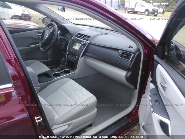 4T1BF1FK9FU894874 - 2015 TOYOTA CAMRY LE/XLE/SE/XSE 栗色 照片 5