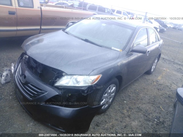 4T1BK46KX7U543048 - 2007 TOYOTA CAMRY NEW GENERAT LE/XLE/SE GRAY photo 2