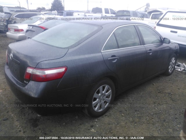 4T1BK46KX7U543048 - 2007 TOYOTA CAMRY NEW GENERAT LE/XLE/SE GRAY photo 4