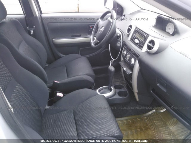 JTKKT624X50085660 - 2005 TOYOTA SCION XA SILVER photo 5