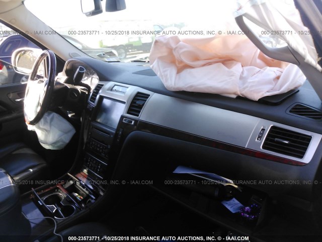 1GYUKCEFXAR246197 - 2010 CADILLAC ESCALADE PREMIUM SILVER photo 5