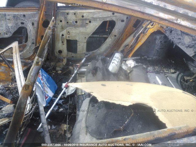 2G2WR524241301834 - 2004 PONTIAC GRAND PRIX GTP ვერცხლისფერი ფოტო 8