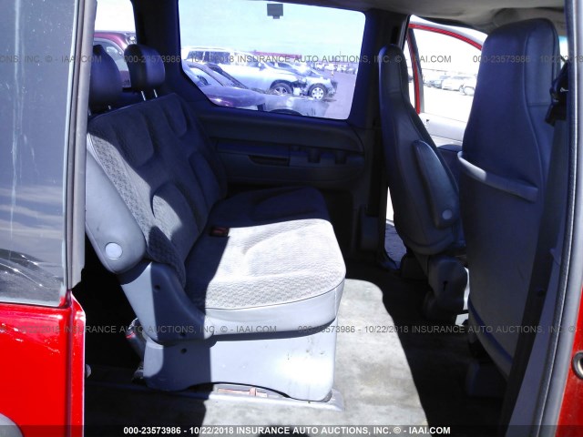 2B4FP25B9YR781336 - 2000 DODGE CARAVAN RED photo 8