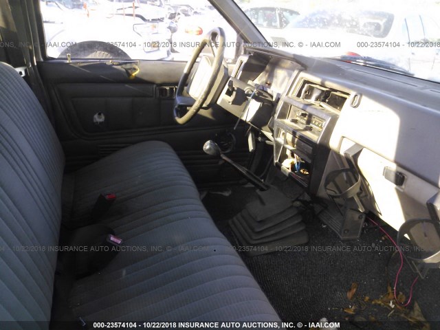 1N6ND11S9KC411587 - 1989 NISSAN D21 SHORT BED GRAY photo 5