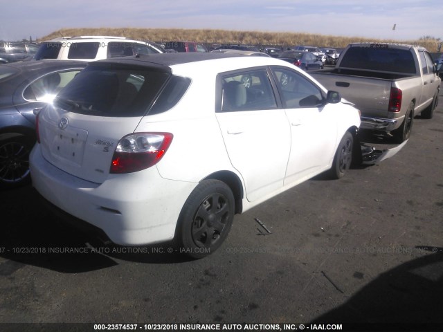 2T1LE40E29C010792 - 2009 TOYOTA COROLLA MATRIX S WHITE photo 4