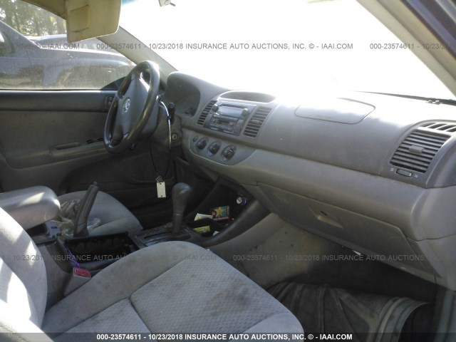 4T1BE32K74U822928 - 2004 TOYOTA CAMRY LE/XLE/SE GRAY photo 5