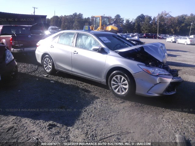 4T4BF1FK8FR447510 - 2015 TOYOTA CAMRY LE/XLE/SE/XSE SILVER photo 1