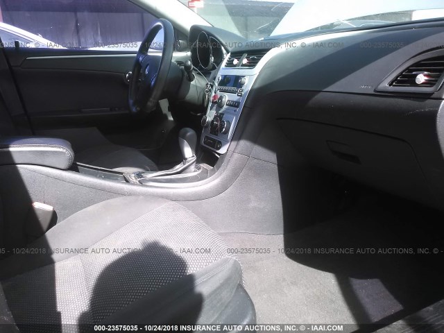 1G1ZH57B69F164036 - 2009 CHEVROLET MALIBU 1LT SILVER photo 5