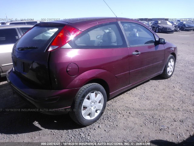 1FAHP31N17W334786 - 2007 FORD FOCUS ZX3/S/SE/SES RED photo 4