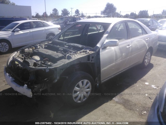 4T1BE32K65U415930 - 2005 TOYOTA CAMRY LE/XLE/SE SILVER photo 2