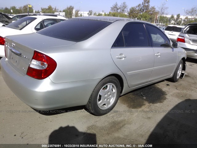 4T1BF30KX2U516979 - 2002 TOYOTA CAMRY LE/XLE/SE Gümüş foto 4