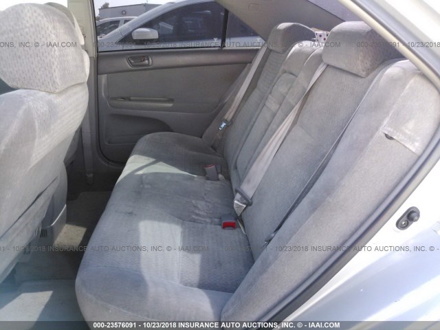 4T1BF30KX2U516979 - 2002 TOYOTA CAMRY LE/XLE/SE Gümüş foto 8