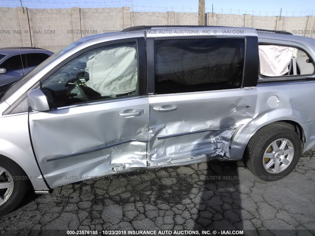 2A4RR5D18AR492033 - 2010 CHRYSLER TOWN & COUNTRY TOURING SILVER photo 6