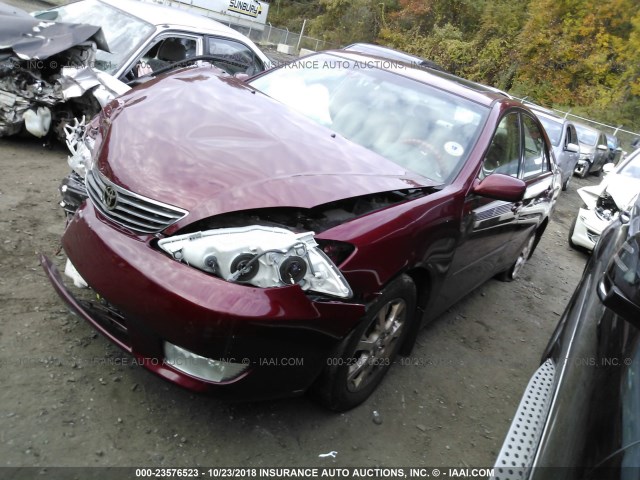 4T1BE30K45U413855 - 2005 TOYOTA CAMRY LE/XLE/SE MAROON photo 2