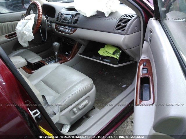 4T1BE30K45U413855 - 2005 TOYOTA CAMRY LE/XLE/SE MAROON photo 5