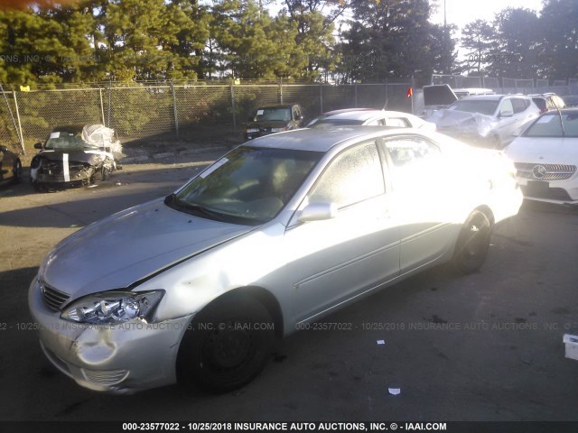 4T1BE32K55U085889 - 2005 TOYOTA CAMRY LE/XLE/SE 银色 照片 2