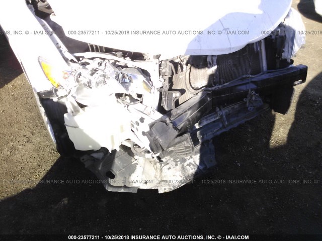 4T1BF1FK6EU335085 - 2014 TOYOTA CAMRY L/SE/LE/XLE თეთრი ფოტო 6