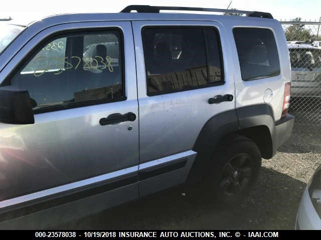 1J4PN3GK3BW566897 - 2011 JEEP LIBERTY RENEGADE 灰色 照片 6