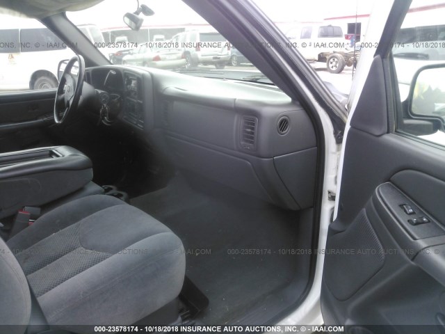 1GCEC19T17Z114191 - 2007 CHEVROLET SILVERADO C1500 CLASSIC WHITE photo 5