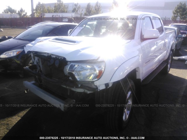 3TMJU4GN0FM176859 - 2015 TOYOTA TACOMA DOUBLE CAB PRERUNNER WHITE photo 2