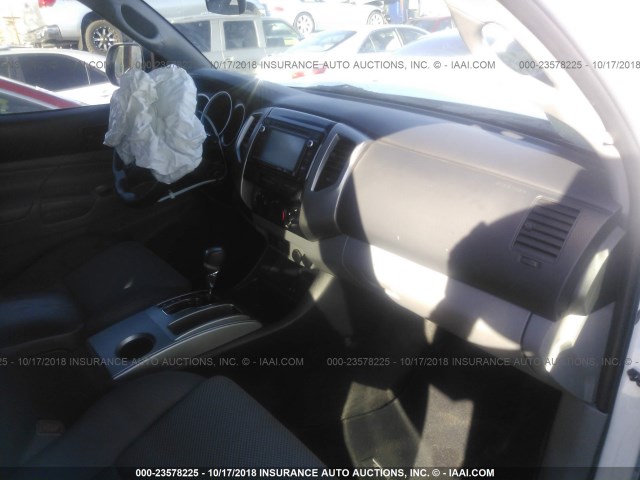 3TMJU4GN0FM176859 - 2015 TOYOTA TACOMA DOUBLE CAB PRERUNNER WHITE photo 5