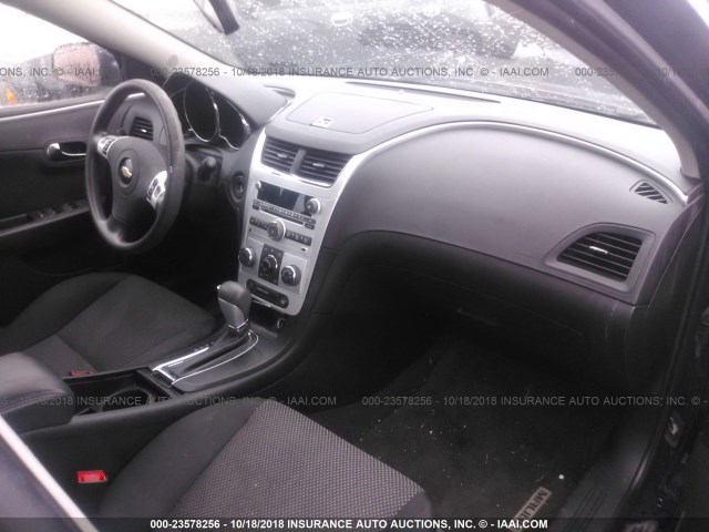 1G1ZC5EB8AF300592 - 2010 CHEVROLET MALIBU 1LT BLUE photo 5