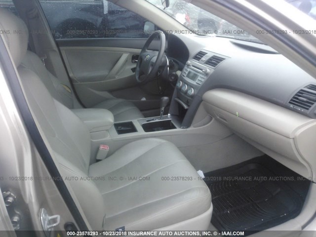 4T1BE46KX9U831159 - 2009 TOYOTA CAMRY SE/LE/XLE ოქროსფერი ფოტო 5