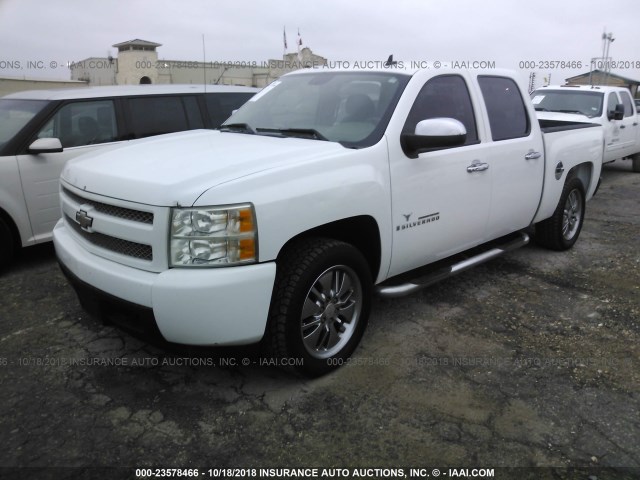 2GCEC13JX71564020 - 2007 CHEVROLET SILVERADO C1500 CREW CAB WHITE photo 2