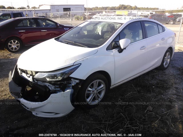 1G1BE5SM5H7103353 - 2017 CHEVROLET CRUZE LT WHITE photo 2