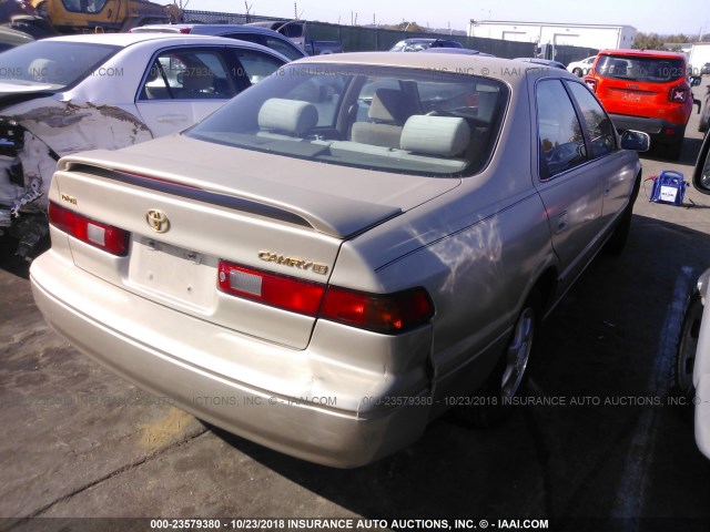 4T1BG22K2WU278197 - 1998 TOYOTA CAMRY CE/LE/XLE 金色 照片 4
