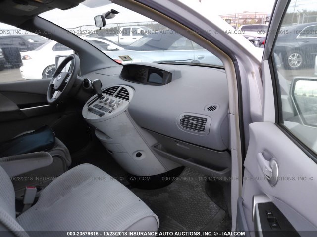 5N1BV28U04N330206 - 2004 NISSAN QUEST S/SE/SL WHITE photo 5