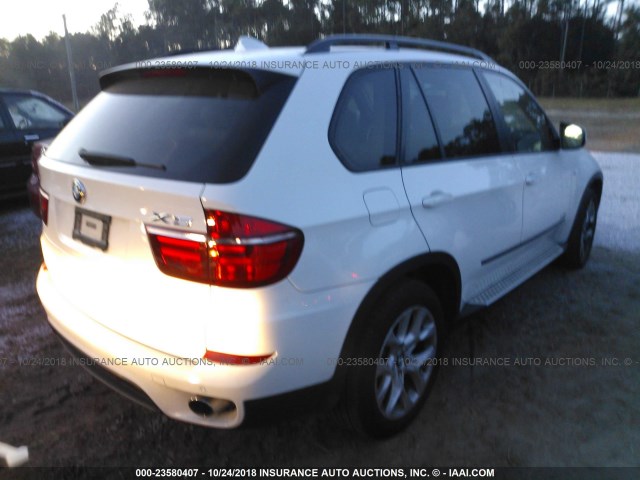 5UXZV4C5XCL986016 - 2012 BMW X5 XDRIVE35I أبيض صورة 4