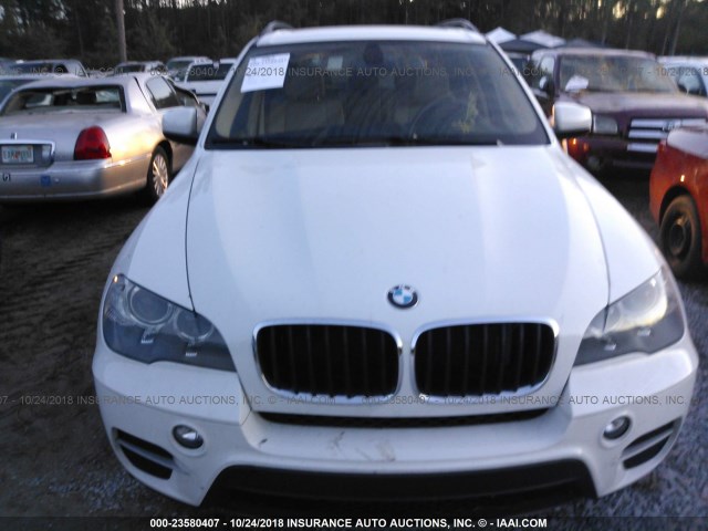 5UXZV4C5XCL986016 - 2012 BMW X5 XDRIVE35I WHITE photo 6