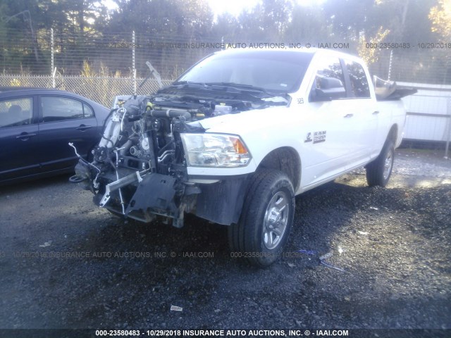 3C6UR5DLXJG245594 - 2018 RAM 2500 SLT WHITE photo 2