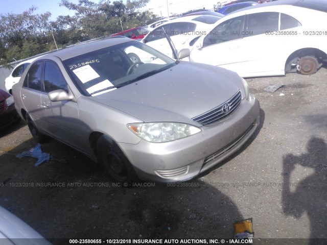 4T1BE32K76U729992 - 2006 TOYOTA CAMRY LE/XLE/SE GOLD photo 1