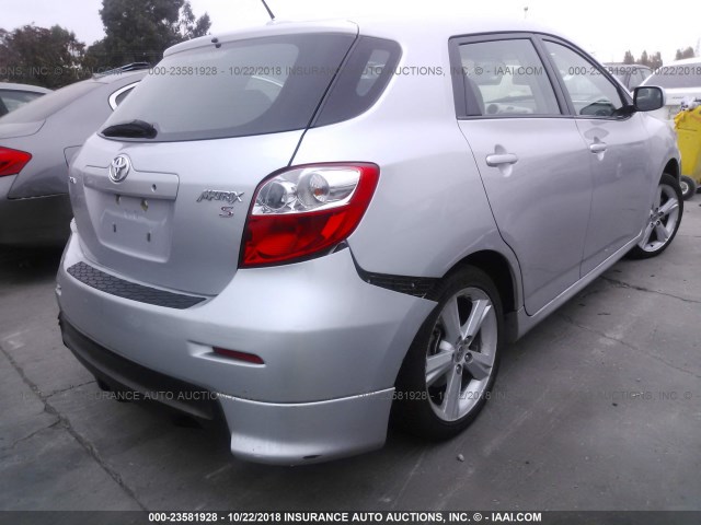 2T1KE40E99C003530 - 2009 TOYOTA COROLLA MATRIX S SILVER photo 4