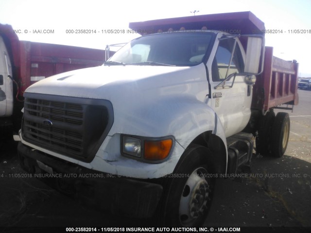 3FDNF65243MB01945 - 2003 FORD F650 SUPER DUTY WHITE photo 2