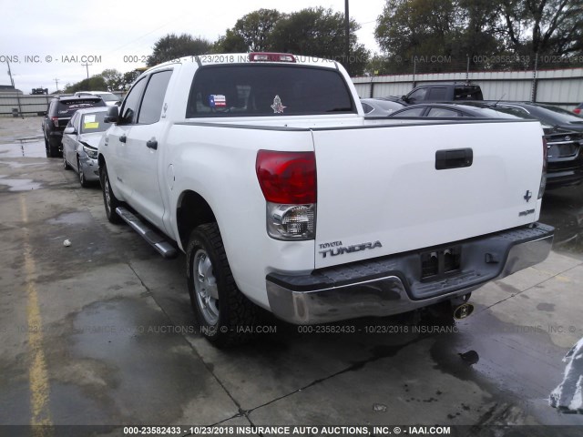 5TFEV54117X028253 - 2007 TOYOTA TUNDRA CREWMAX SR5 WHITE photo 3