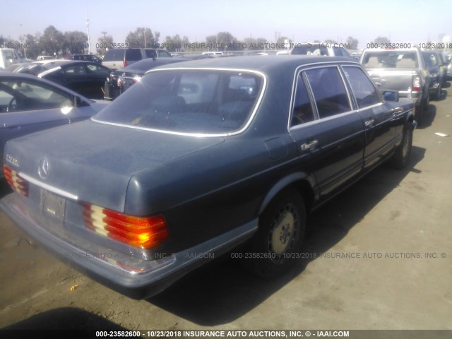 WDBCA35EXLA541988 - 1990 MERCEDES-BENZ 420 SEL BLUE photo 4