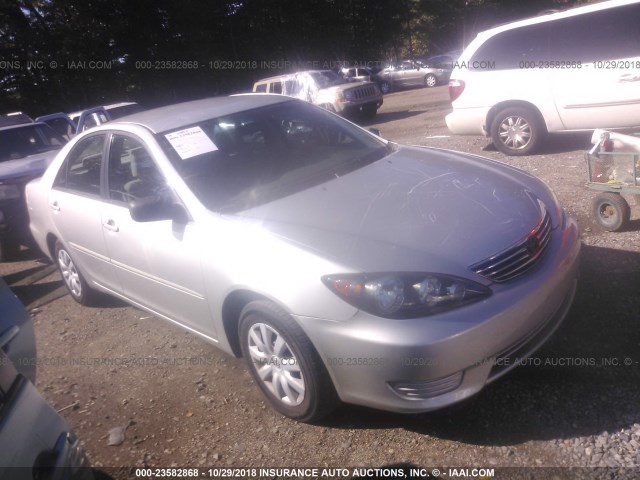 4T1BE32K85U638549 - 2005 TOYOTA CAMRY LE/XLE/SE SILVER photo 1