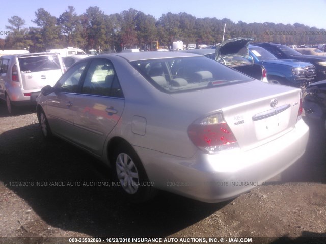 4T1BE32K85U638549 - 2005 TOYOTA CAMRY LE/XLE/SE SILVER photo 3