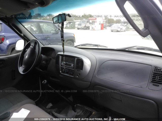 2FTRX17284CA44732 - 2004 FORD F-150 HERITAGE CLASSIC WHITE photo 5